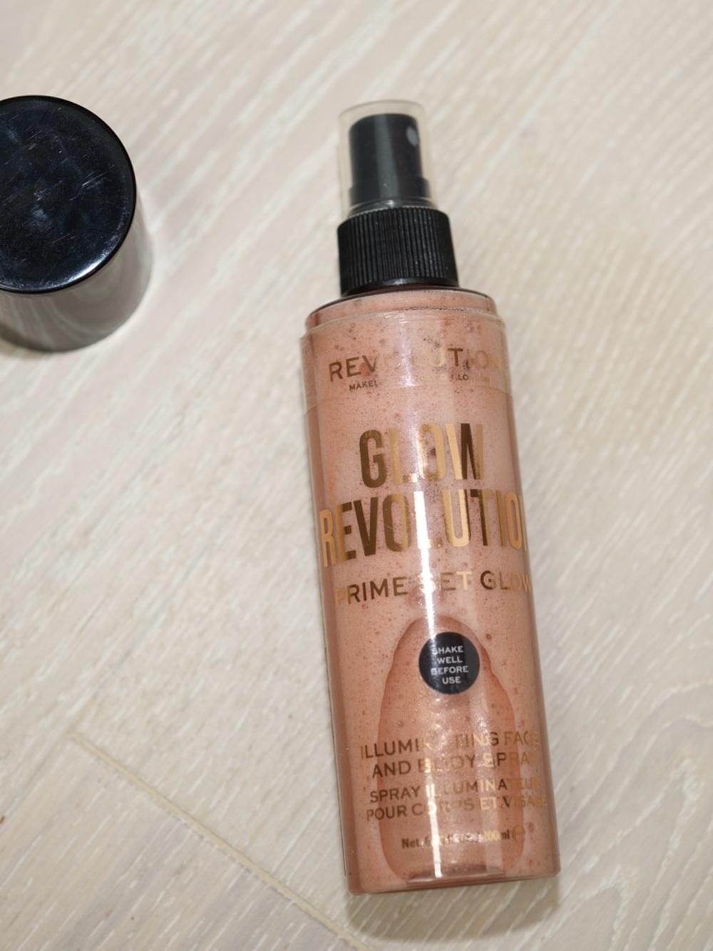 MAKEUP REVOLUTION GLOW REVOLUTION PRIME SET GLOW ILLUMINATING FACE & BODY SPRAY - Picture 4 of 5